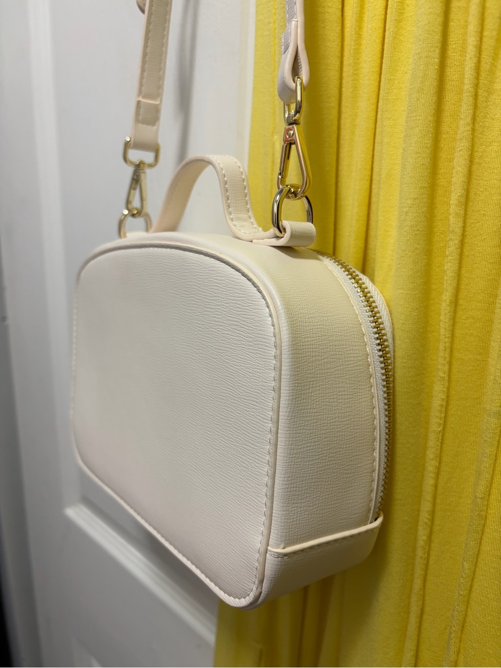 JM Collection Cream Crossbody Bag - Picture 10 of 14